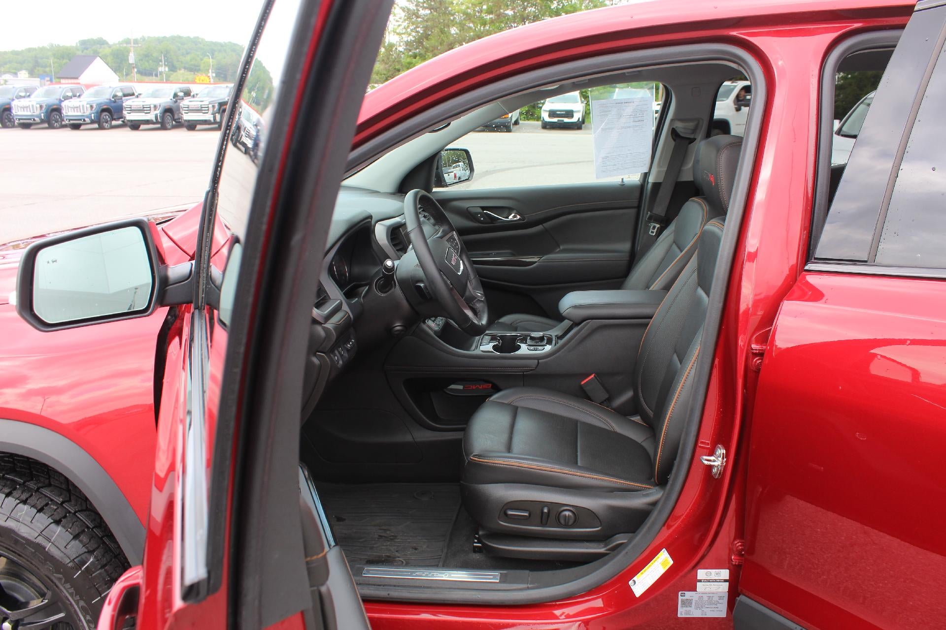 2023 GMC Acadia AT4
