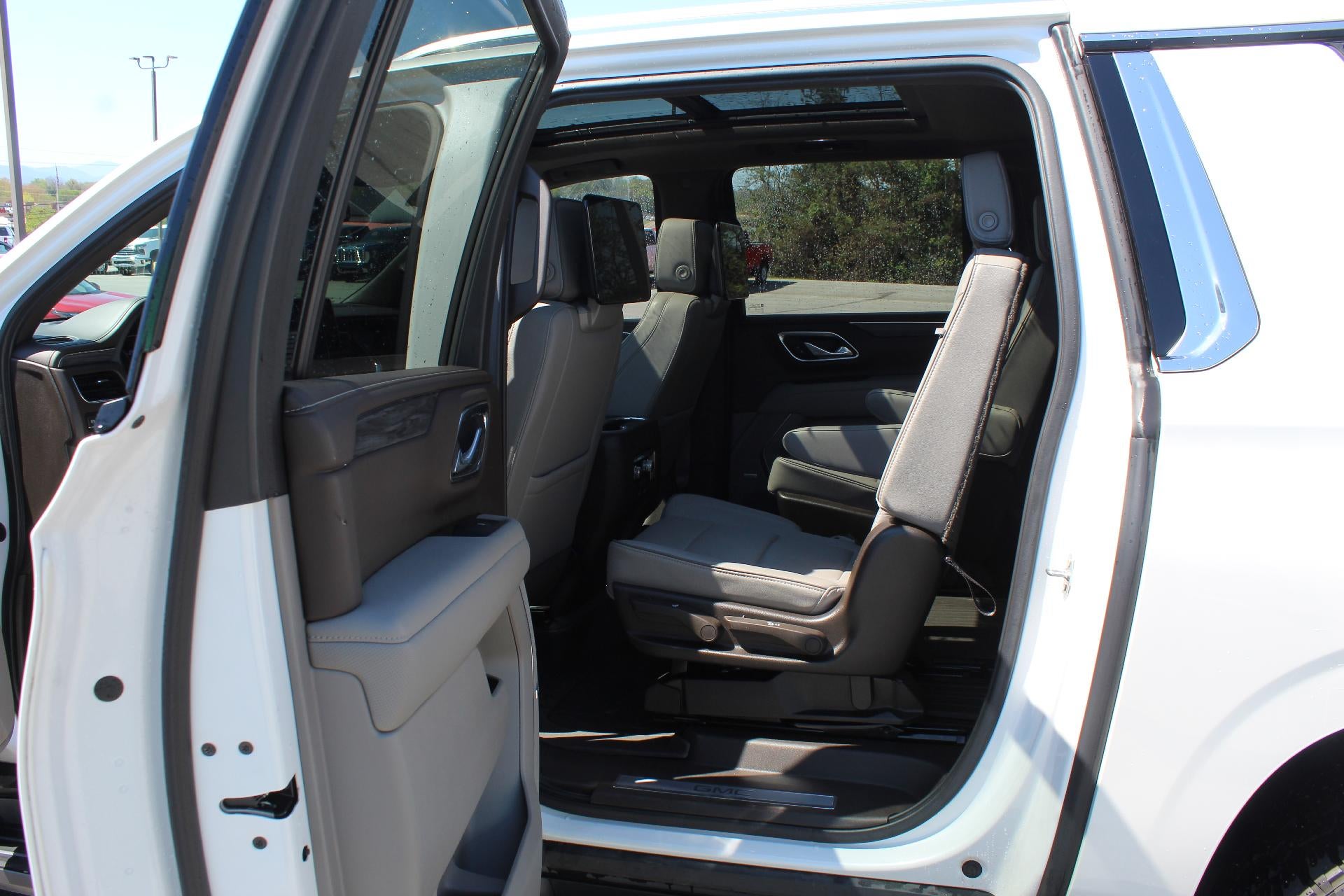 2021 GMC Yukon XL SLT