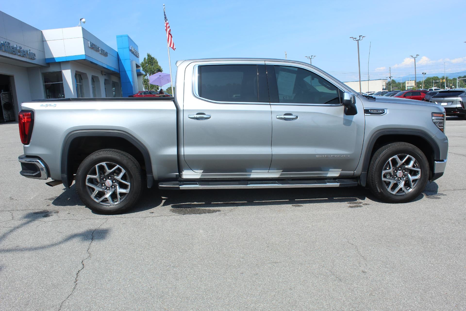 2024 GMC Sierra 1500 SLT