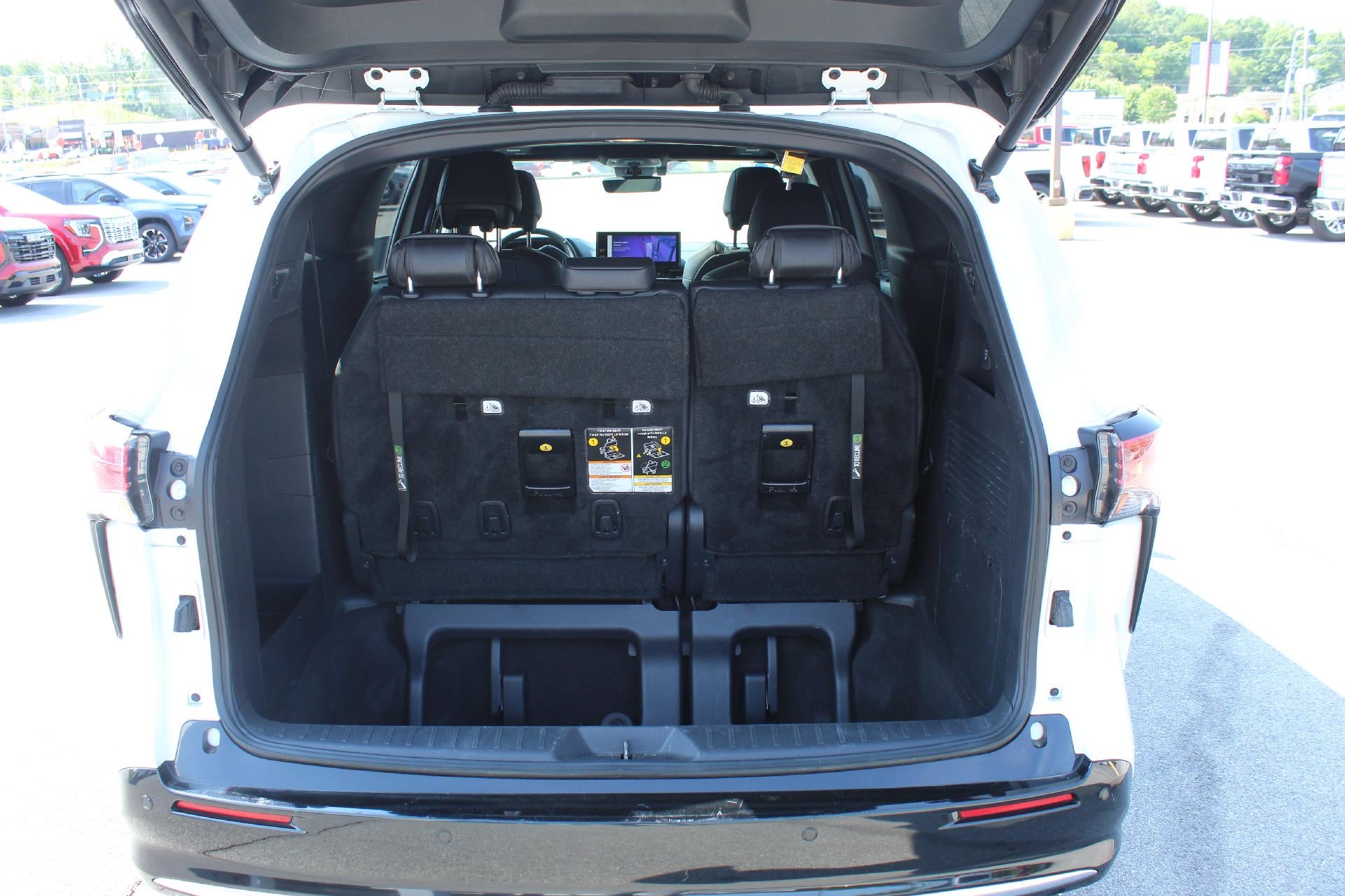 2025 Toyota Sienna Platinum
